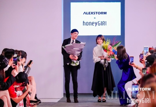 ALEXSTORM 联合honeyGIRL发布“街头的诗意青年”系列